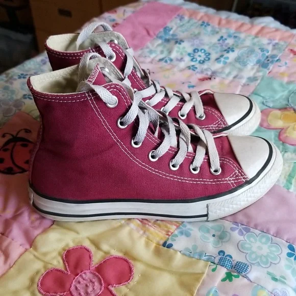 Converse Kids High-Top Sneakers in Burgundy and White. All Stars Size 2 Youth - Picture 2 of 9